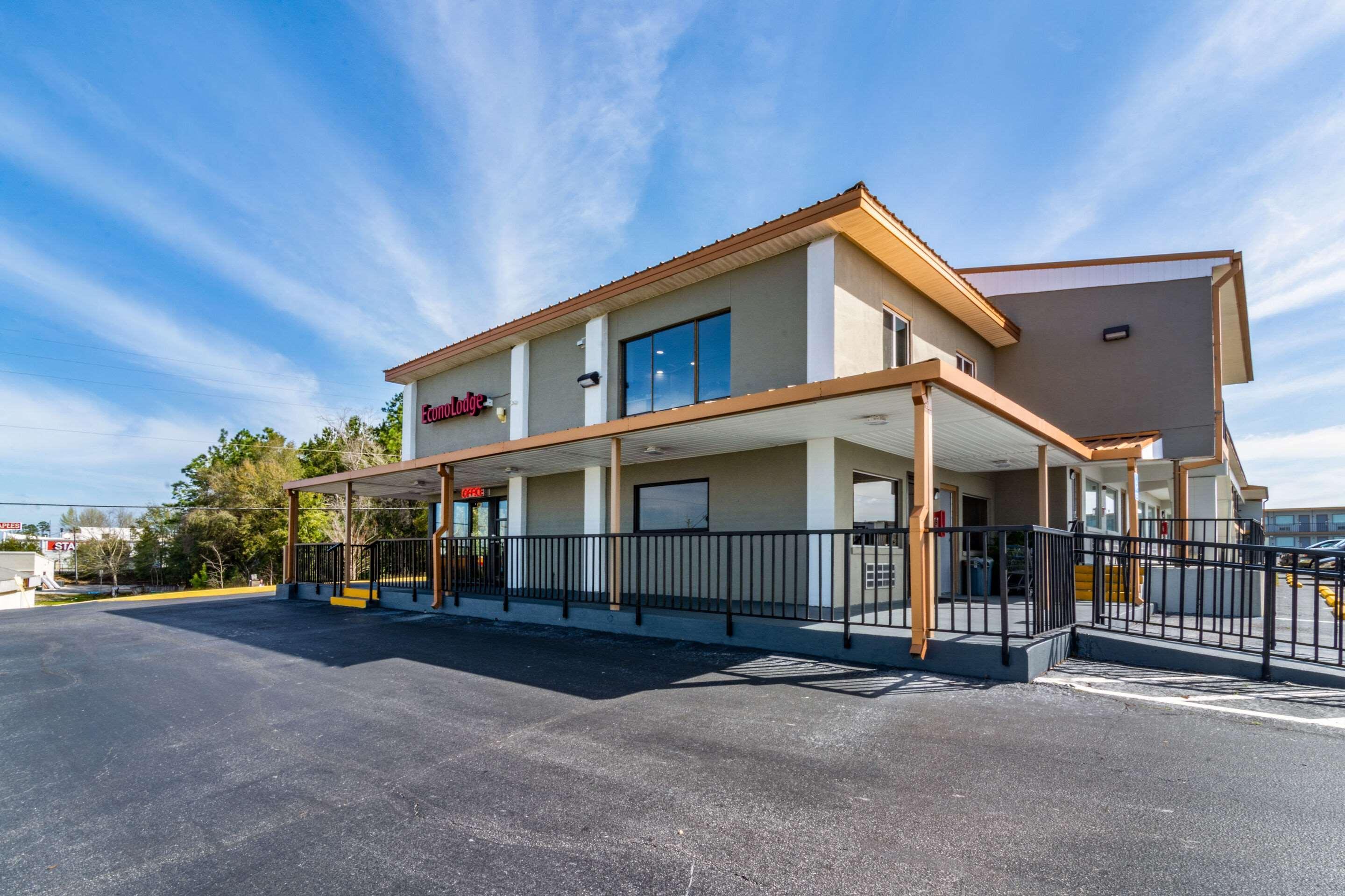 Econo Lodge Крествью Экстерьер фото