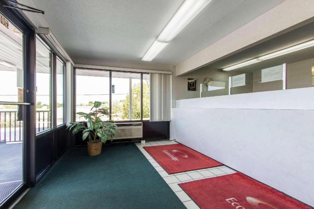 Econo Lodge Крествью Экстерьер фото
